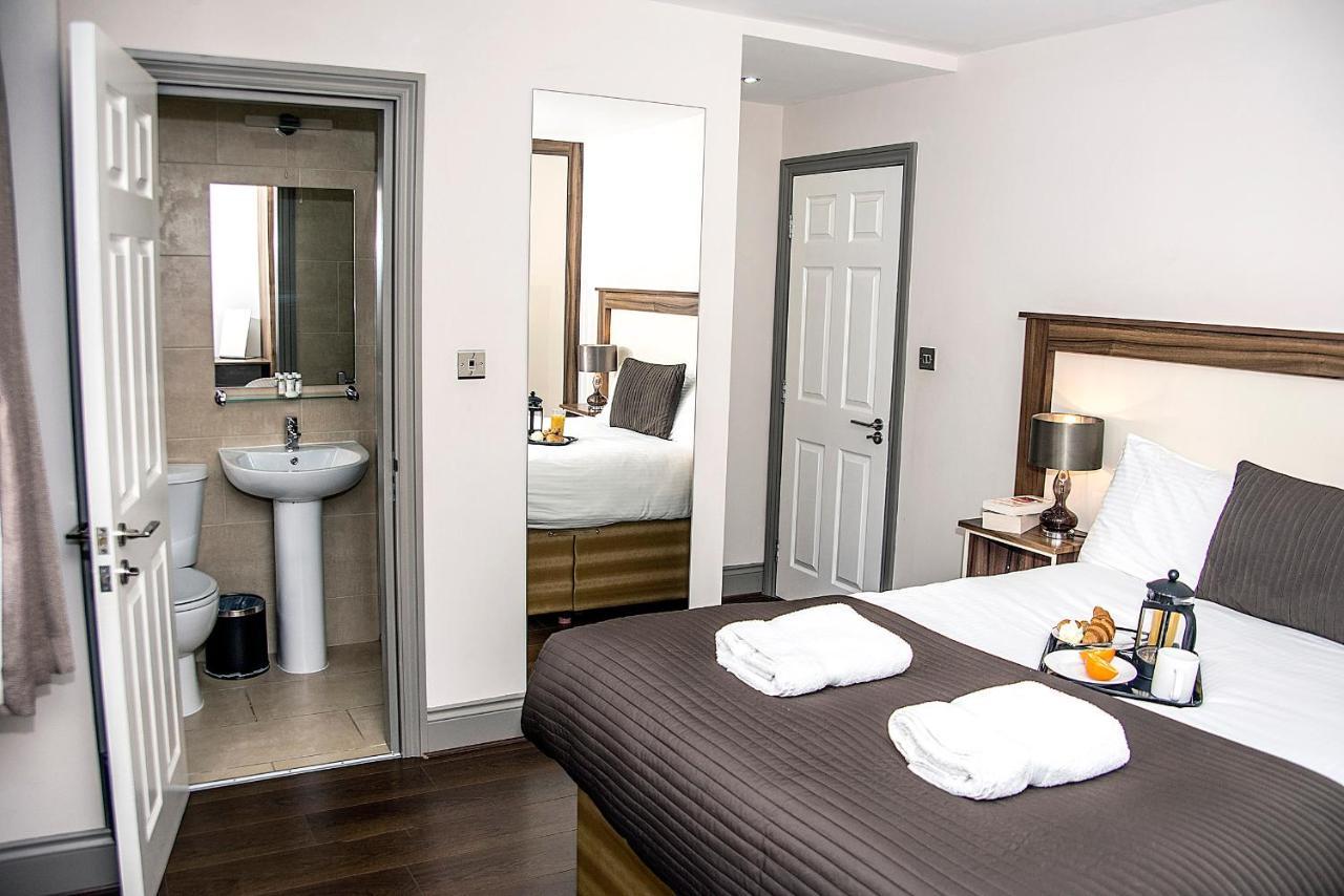 Base Serviced - Sir Thomas Street * Liverpool