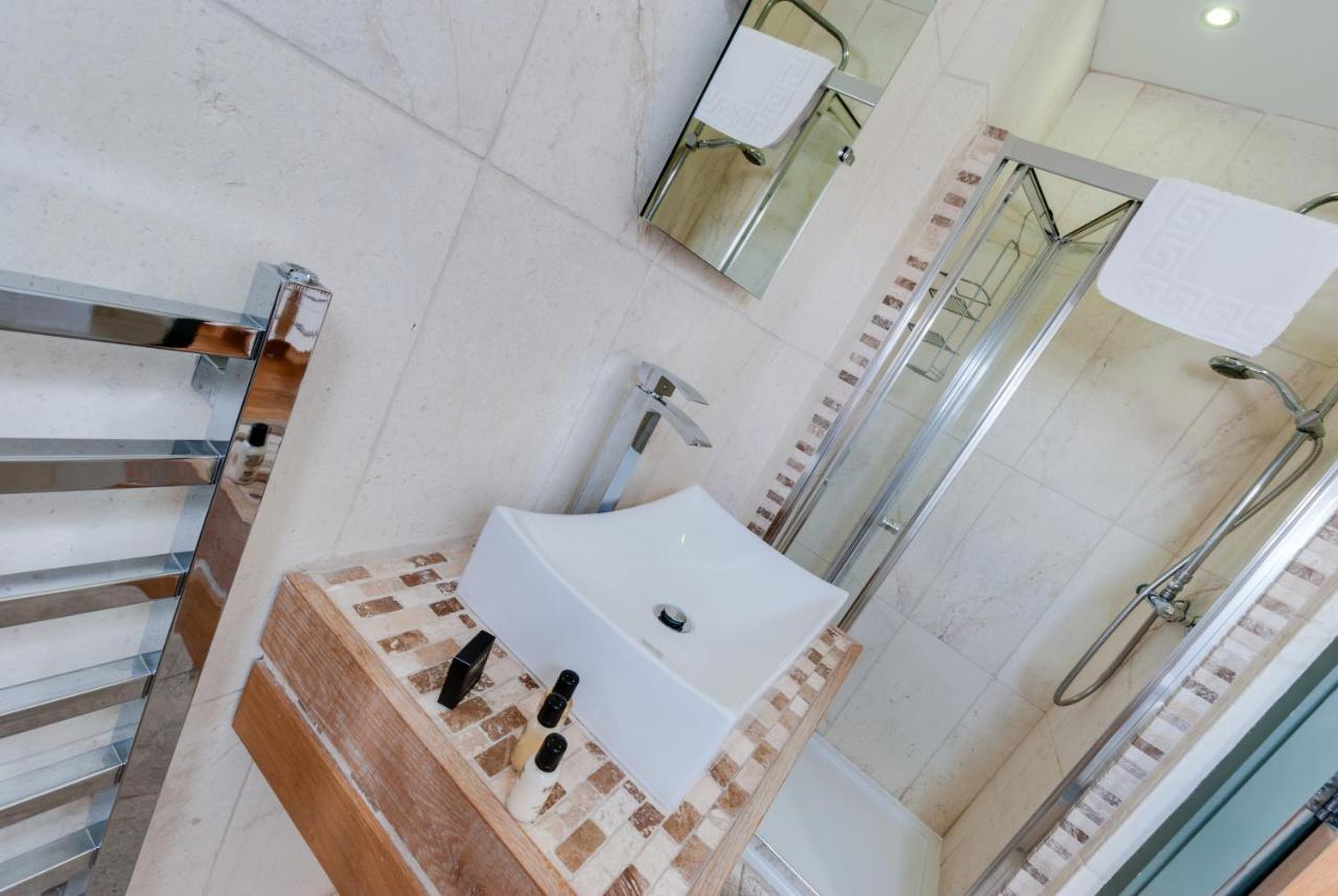 Base Serviced - Sir Thomas Street Apartment *
