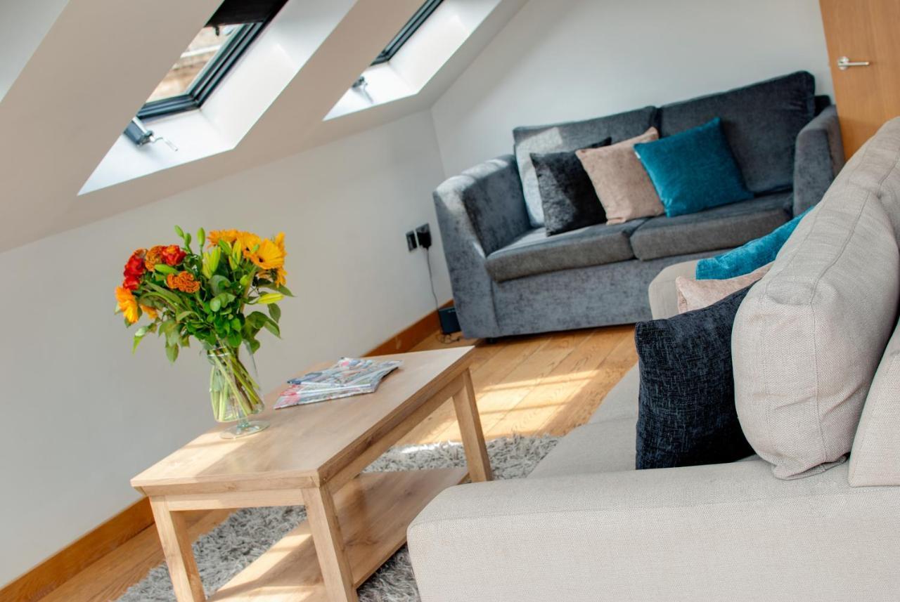 Base Serviced - Sir Thomas Street *